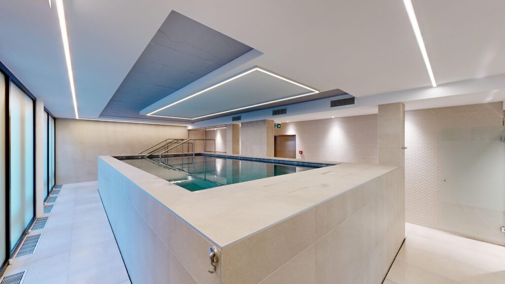 Rééducation en piscine - balnéothérapie - chez Physio Clinics Genève Malagnou