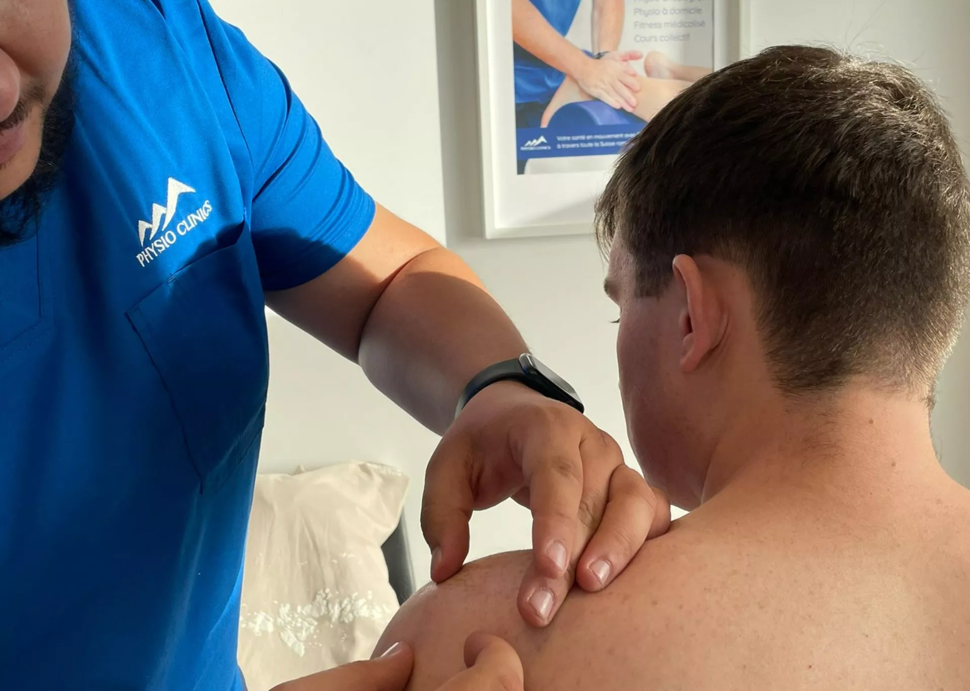 Pose de tape en physiothérapie - Physio Clinics