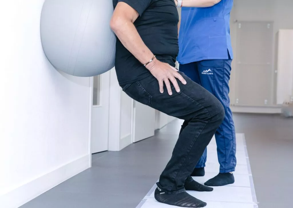 Exercices de physiothérapie active chez Physio Clinics