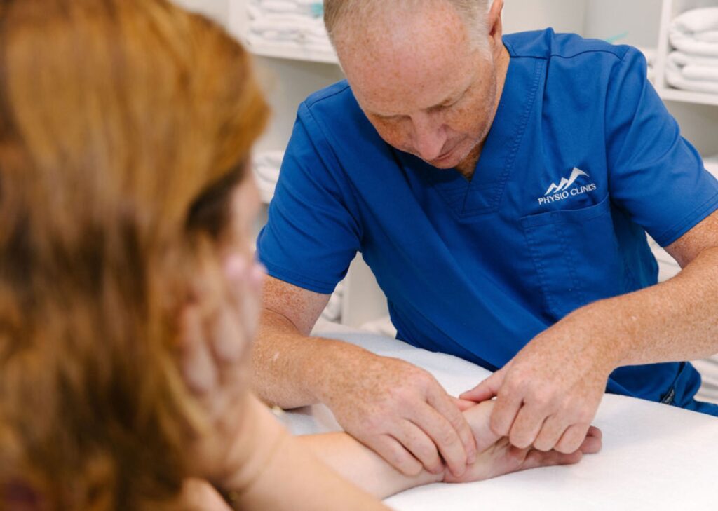 Douleur chronique - soulagement de la douleur par un physiothérapeute chez Physio Clinics