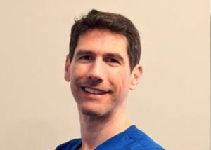 charles-physiotherapeute-physio-clinics Charles, physiothérapeute et responsable de centre chez Physio Clinics à Genève Marechal. Il est également responsable région Genève.